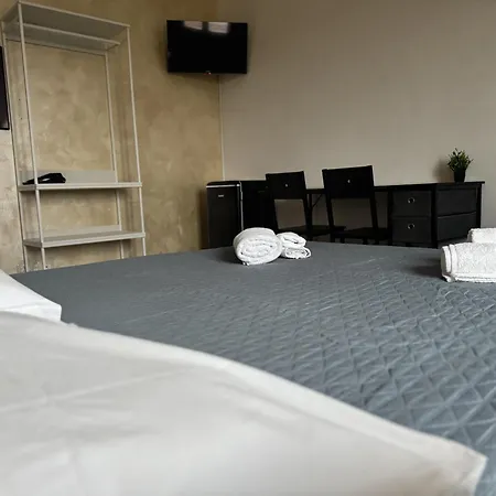 Modena Station - Suites H24 Гостевой дом 4*