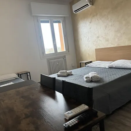 Station - H24 게스트하우스