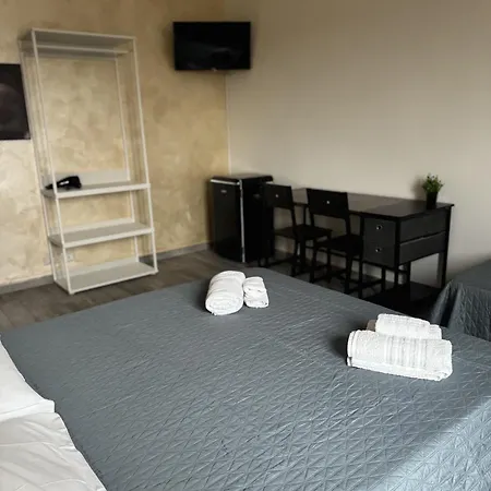 Modena Station - Suites H24 Гостевой дом