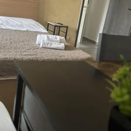 Modena Station - Suites H24 Гостевой дом 4*