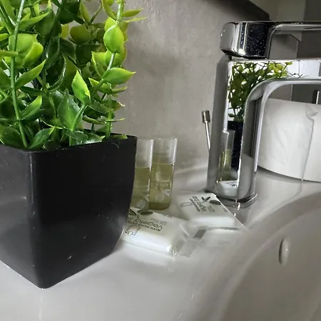 Modena Station - Suites H24 Модена