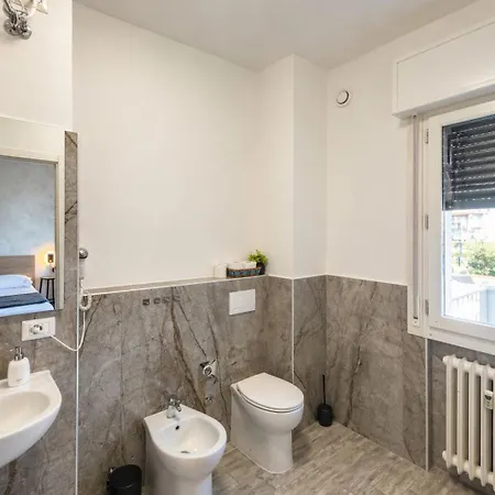 Station - H24 Guest house