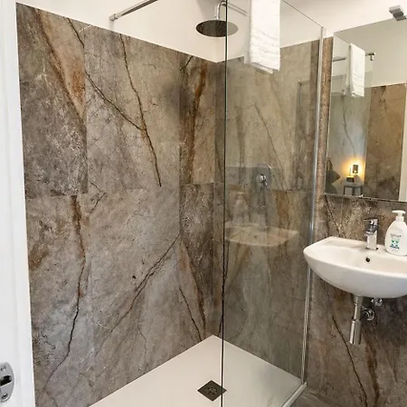 Station - H24 Guest house 3*